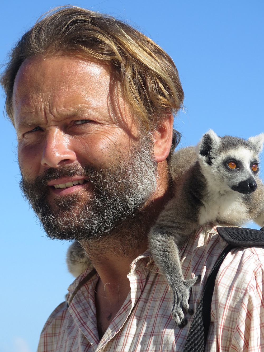 Alexandre Poussin - Conférencier professionnel expert en Ecrivain | Voyageur | Réalisateur de documentaires | Aventurier au long cours