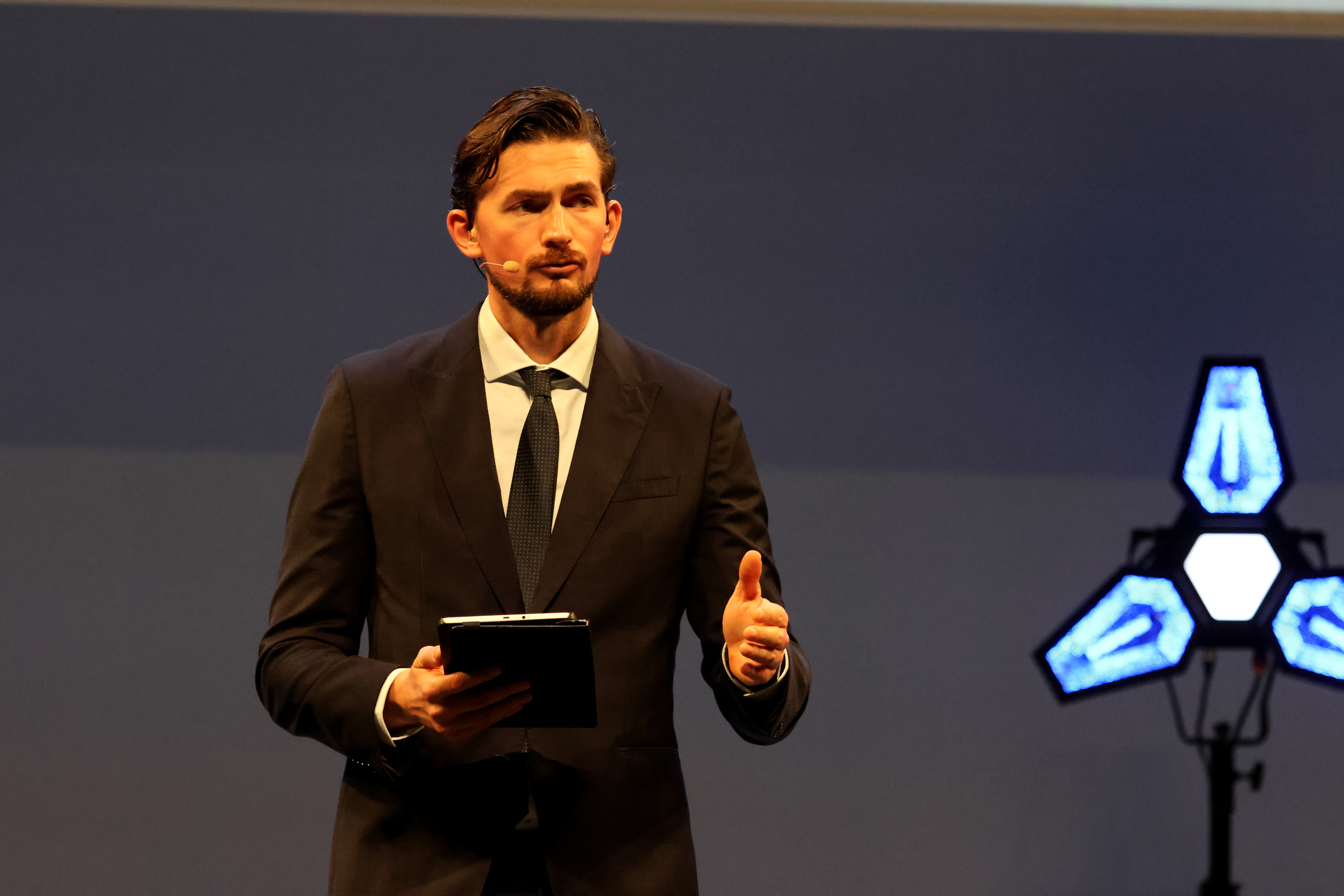 Valentin Longuemare - Conférencier professionnel expert en Animateur | Maître de Cérémonie